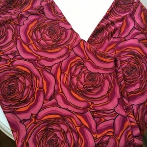 Lularoe tc Stencil roses leggings